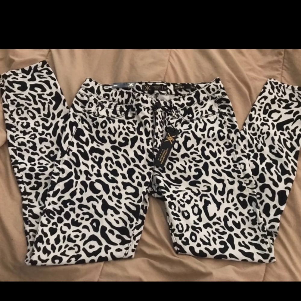Kardashian Kollection kourtney Jeggings